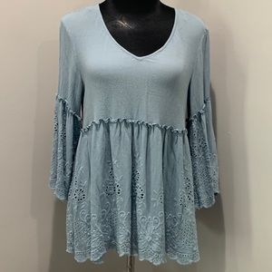 Karen Kane Light Blue 3/4 length bell flower eyelet sleeve peasant top - Size L